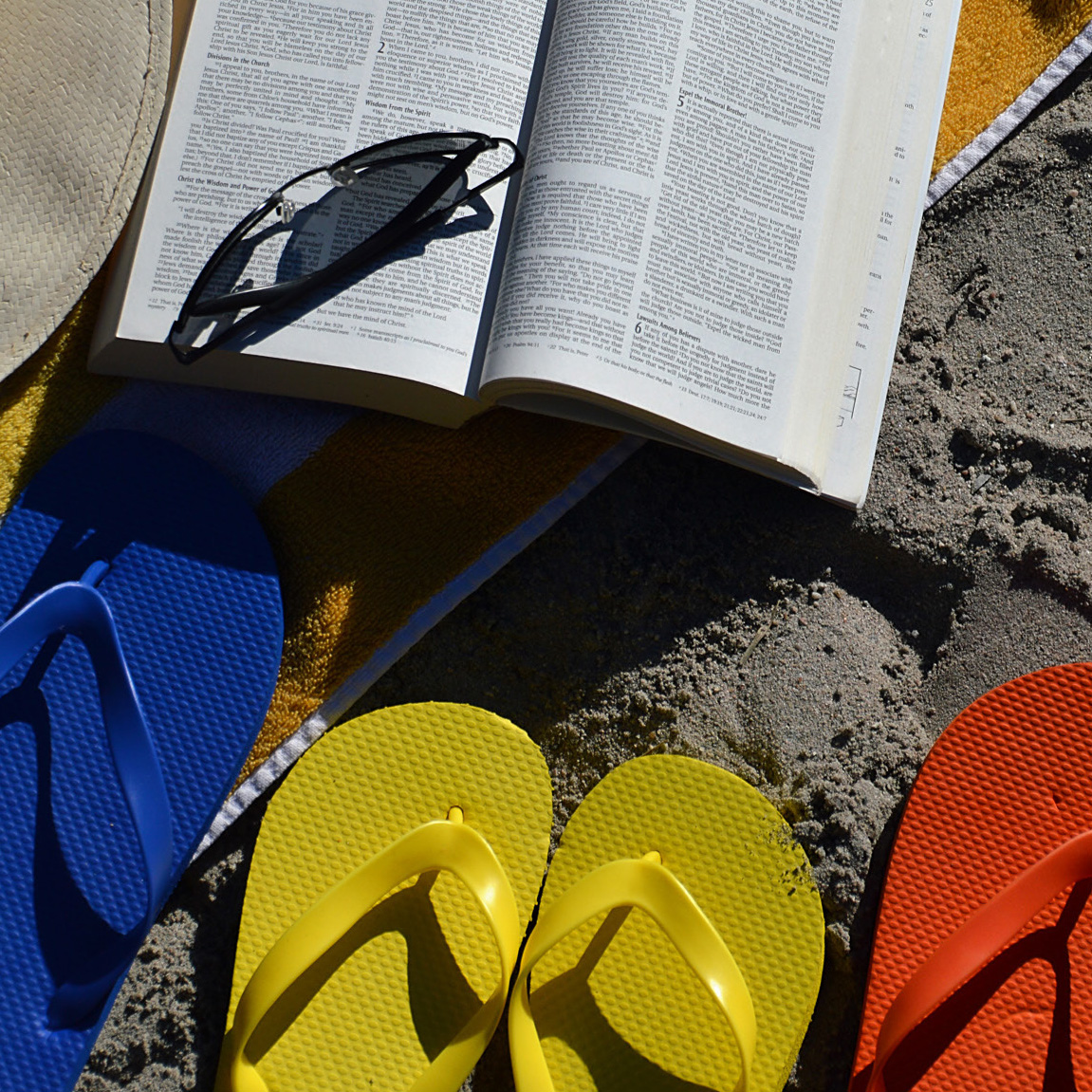 sandals-square